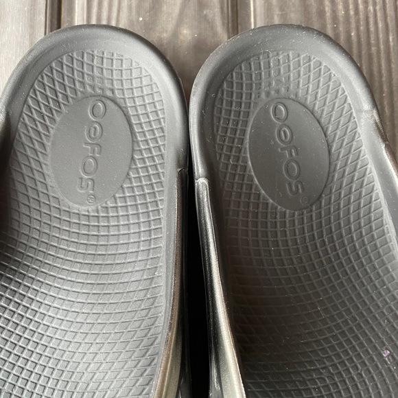 Oofos Oolala Sandals - Womens 7 - Comfort Recovery Flip Flops - Slip On Shoes - Picture 4 of 9